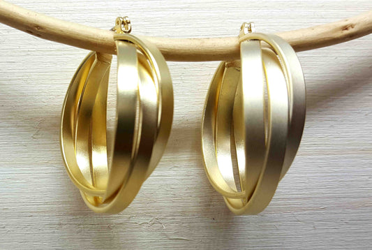 Hoops Earrings Overlapping 3 Rings. 1" Hoop
