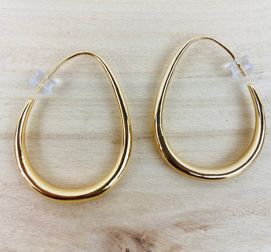 Simply Sexy Oval Hoop. Sleek Simple and Elegant Lines. Rich Looking Hoop.  Gold 1" X 1.5"