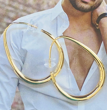 Simply Sexy Oval Hoop. Sleek Simple and Elegant Lines. Rich Looking Hoop.  Gold 1" X 1.5"